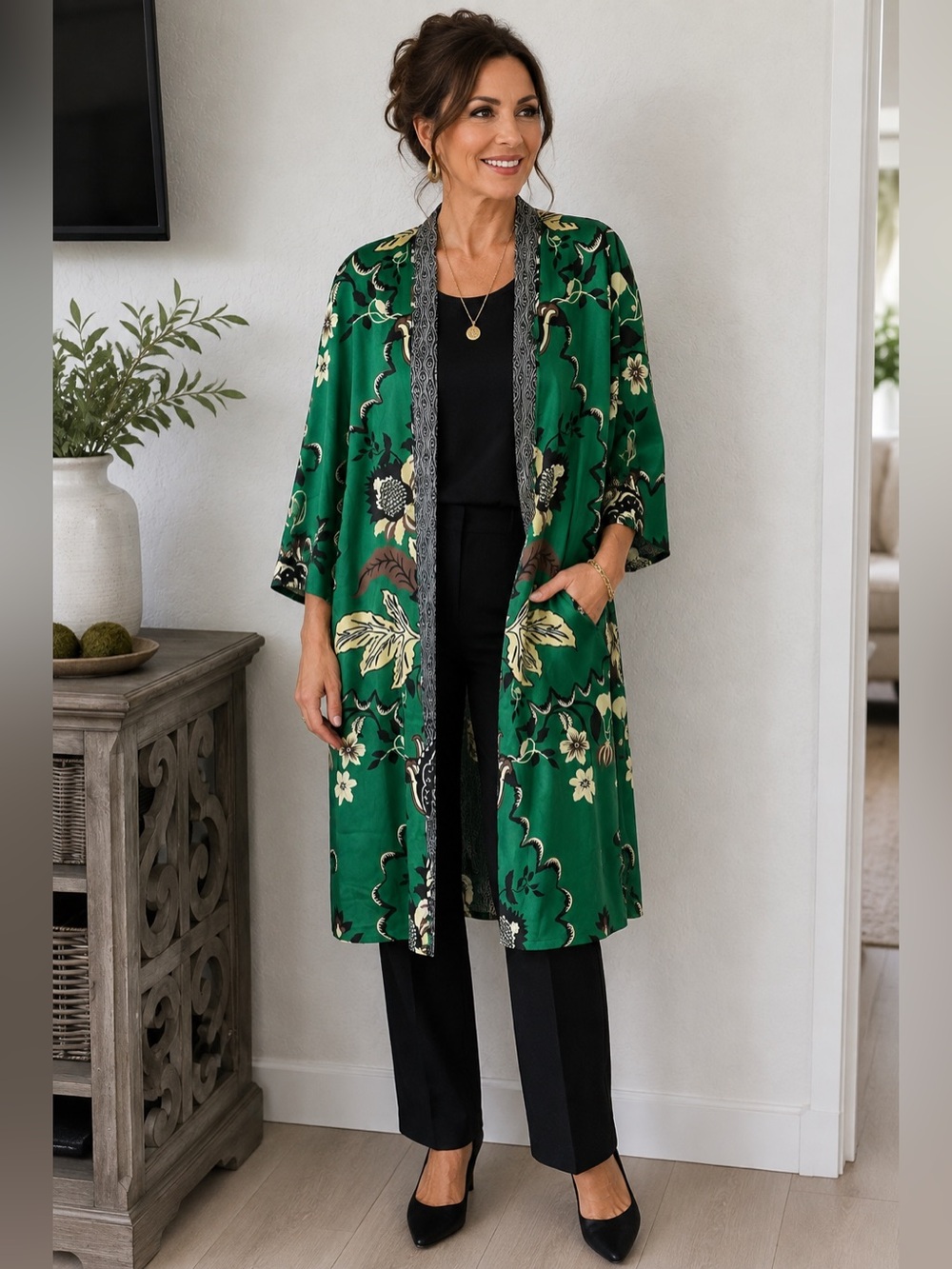 Chico's Emerald Green Floral Satin Kimono Robe with Black Trim